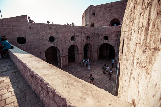 Dubrovnik: Game of Thrones Walking Tour - Boškovićeva ulica and the photo-book method