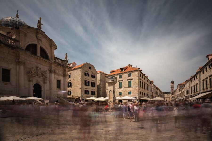 Dubrovnik Gastronomy: 3-Hour Food and Wine Tour - Three restaurants, three rounds of savory food