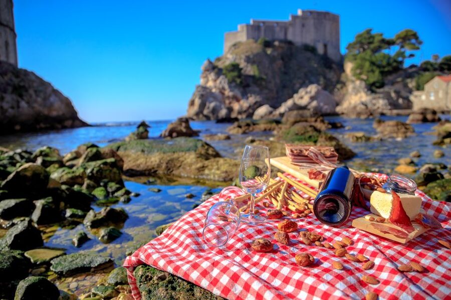 Dubrovnik Gastronomy: 3-Hour Food and Wine Tour - Ending with Croatian cake