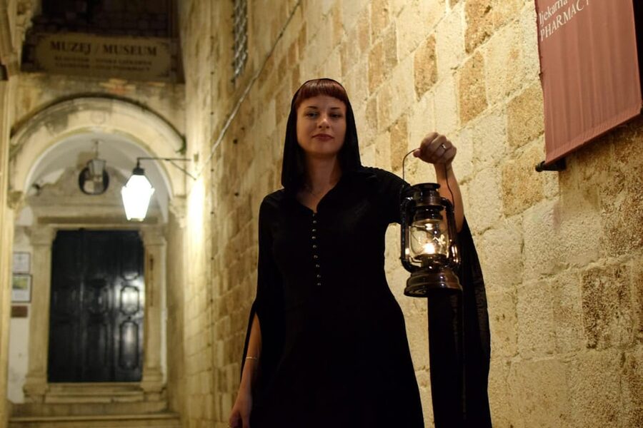 Dubrovnik: Ghosts and Mysteries Walking Tour - The walk through Pile and the final view