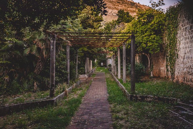 Dubrovnik Ghosts and Mystery Walking Tour - Who should book the Haunted Dubrovnik walk?