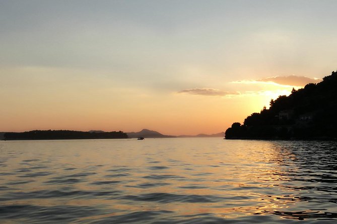 Dubrovnik: Golden Hour Sunset Cruise with Drinks - Drinks, Wi-Fi, and what is really included