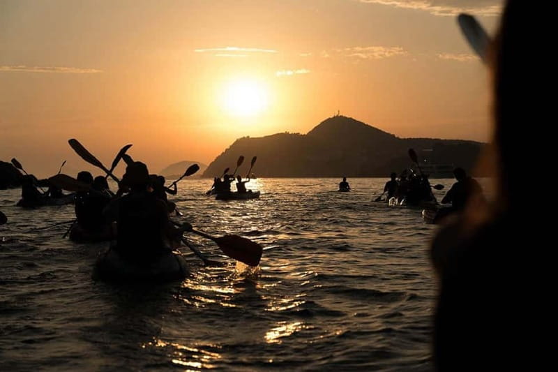Dubrovnik: Guided Sunset Sea Kayaking with Snacks and Wine - Why the Sea Gives Dubrovnik a Better Sunset