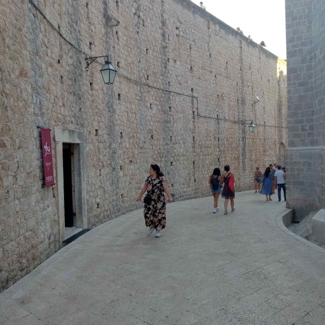 Dubrovnik: Historical Tour with Game of thrones details - Finishing at Pile Square