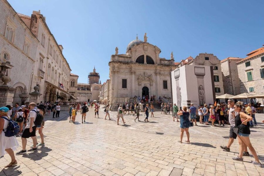Dubrovnik: History and Game of Thrones Walking Tour - Walking through Pile Gate