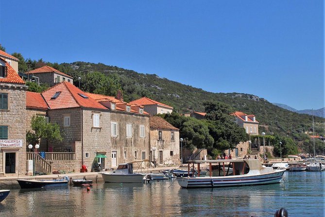 Dubrovnik Island-Hopping Cruise in the Elaphites with Lunch - Group Size, Seating, and Daily Comfort