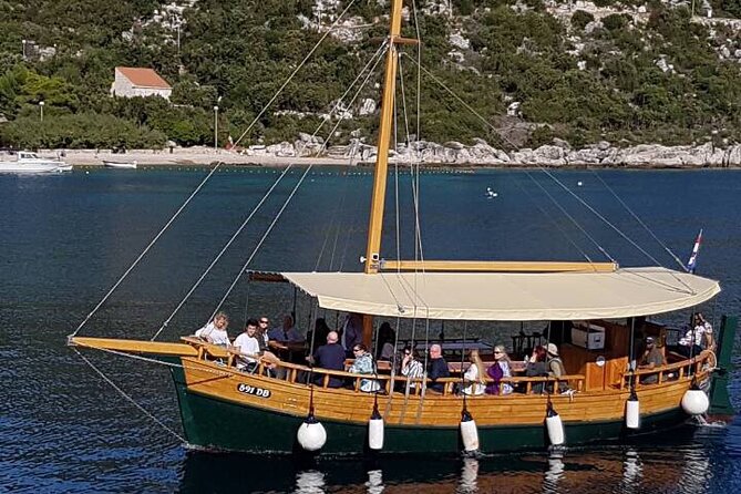 Dubrovnik Kayak Rental on Banje Beach - What the private format really means
