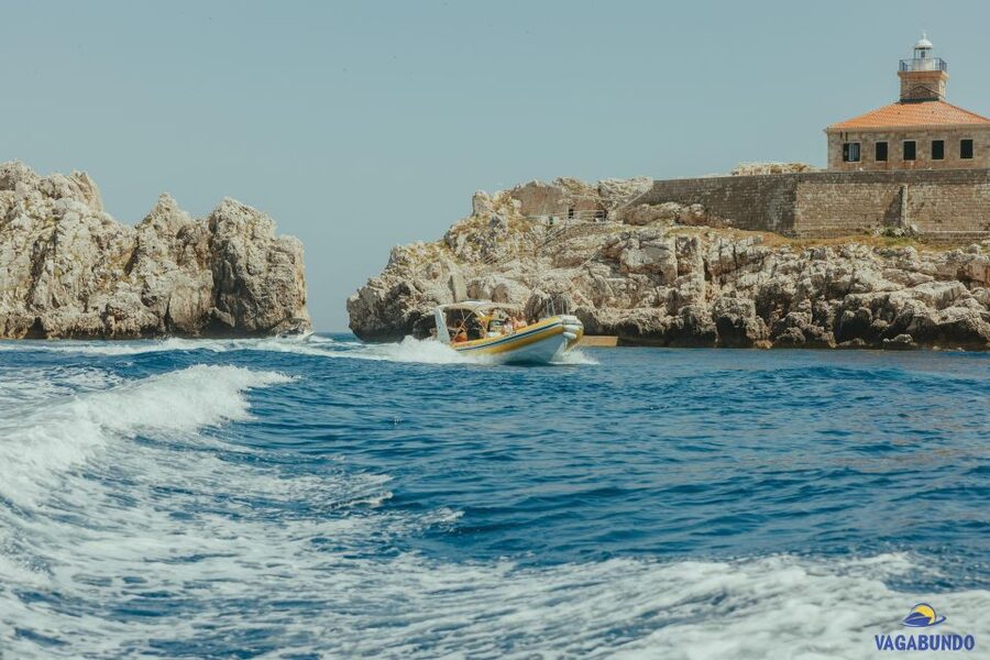 Dubrovnik: Morning Blue Cave speedboat tour with drinks - What the $79 price includes