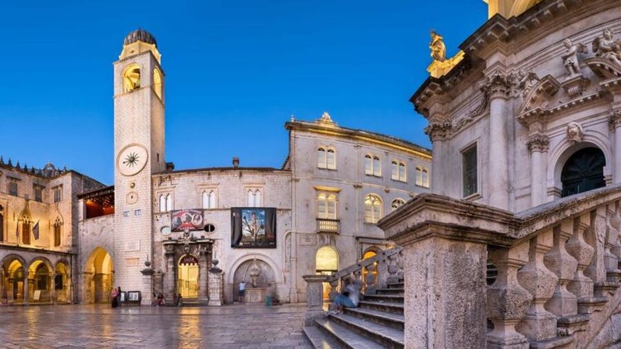 Dubrovnik: Old Town and City Walls Guided Walking Tour - Practical advice before you meet the guide