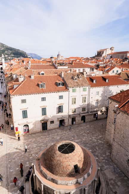 Dubrovnik Old Town: Night tour with History, Wine & Bites - Pile Gate and the first look at the Old Town