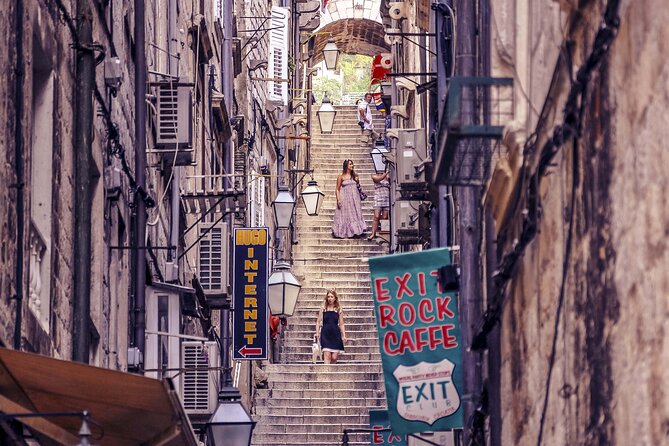 Dubrovnik Old Town Walking Tour with Audioguide - Gundulićeva Poljana Market and the Jesuit Stairs