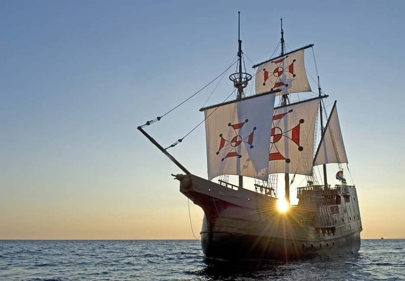 Dubrovnik: Panoramic Sunset Cruise on Karaka Ship - Setting out around Dubrovnik’s walls
