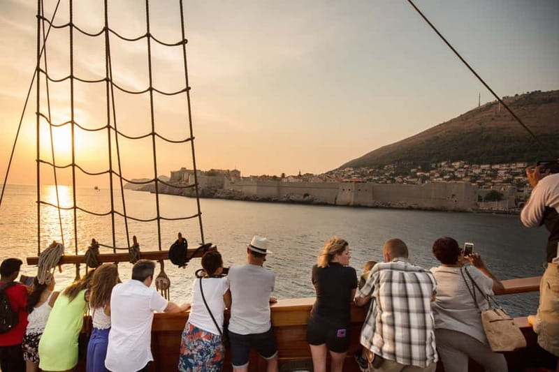 Dubrovnik: Panoramic Sunset Cruise on Karaka Ship - Sunset over the Adriatic