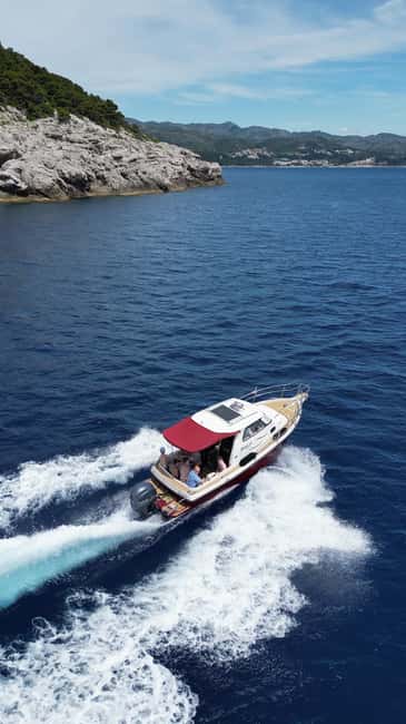 Dubrovnik: Private Boat Rental for Parties & Alcohol - What the boat feels like with eight people