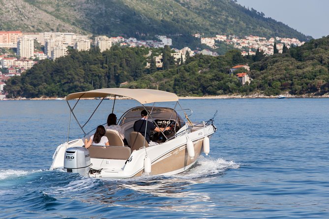 Dubrovnik Private Speed Boat Tour to the Islands - Leaving Dubrovnik with pickup included
