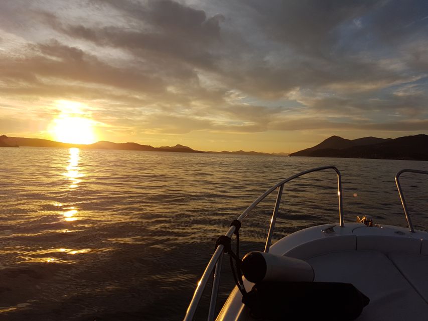 Dubrovnik: Private Sunset on the Sea Cruise with Wine - Setting off from Gruž toward Koločep