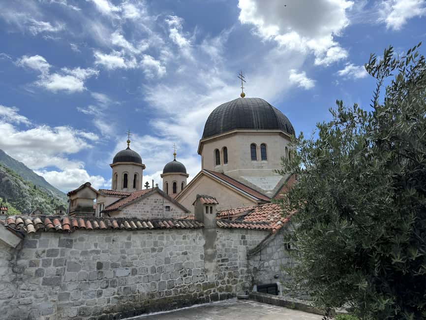 Dubrovnik: Private Tour to Montenegro, Kotor, and Perast - Lunch, local food, and time to wander
