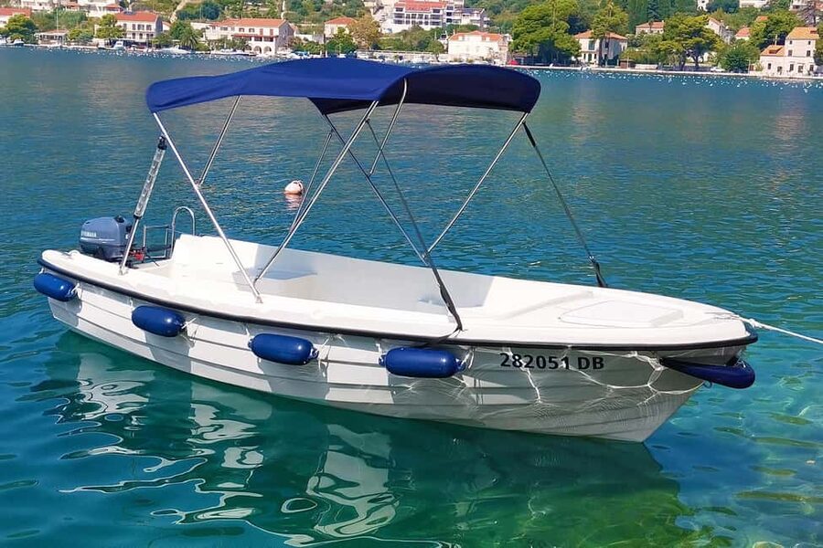 Dubrovnik: Rent a fun and easy to use boat without license - Planning a route around Koločep and Lopud