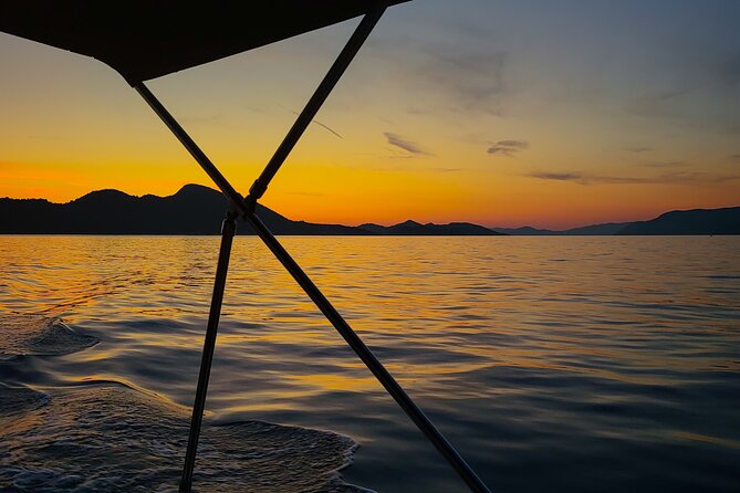 Dubrovnik Romantic Sunset Boat Tour - What the private group format is worth