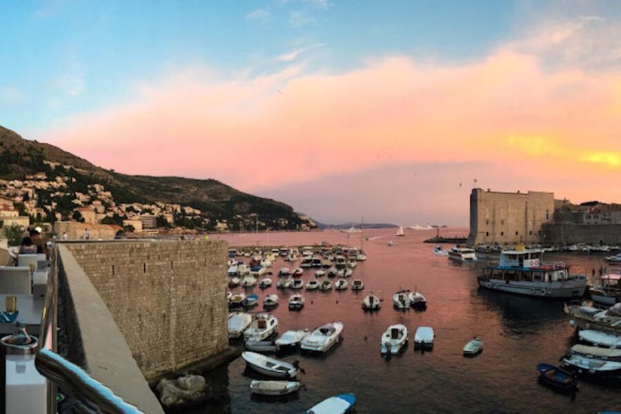 Dubrovnik: Romantic Sunset Cruise - Finding the best place for the sunset