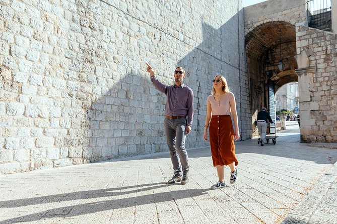Dubrovnik's History with a Local: the Homeland War Stories Private Tour - Luža Square and the scale of the shelling