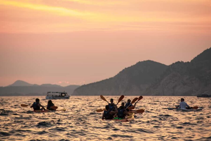 Dubrovnik: Sunset Kayaking and Snorkeling Tour - Getting started at Pile Bay