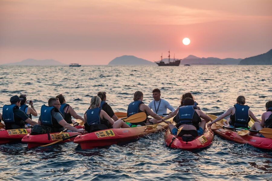 Dubrovnik: Sunset Kayaking and Snorkeling Tour - How hard is the kayaking?