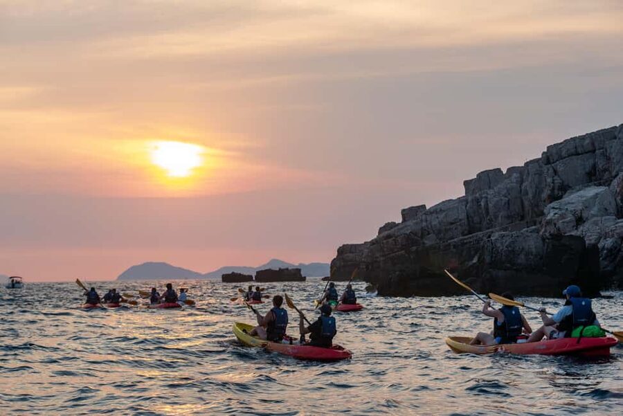Dubrovnik: Sunset Sea Kayaking Tour - What the $45 price really covers