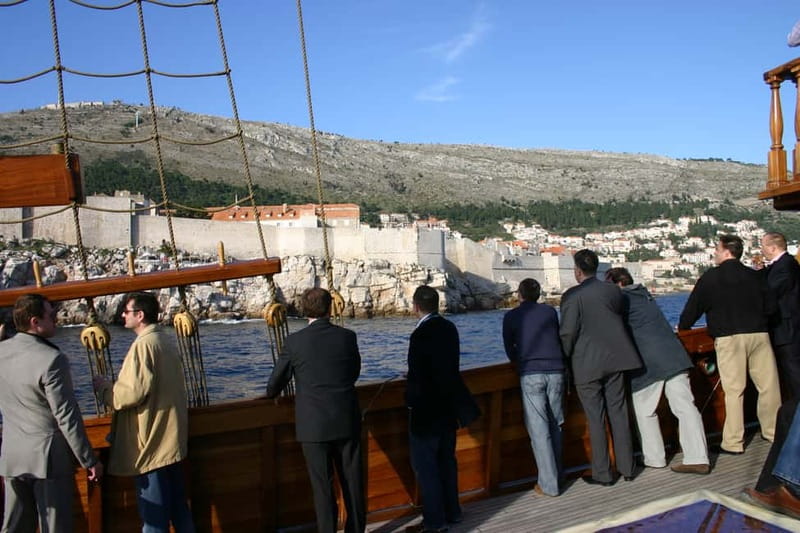 Dubrovnik walking tour and cruise on Karaka ship - From Gruž Port to the Karaka deck