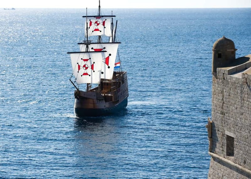 Dubrovnik walking tour and cruise on Karaka ship - Dalmatian sweets and naval history