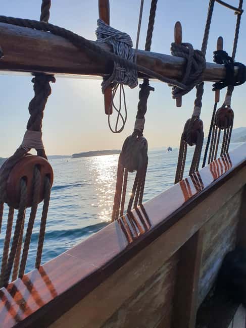 Dubrovnik walking tour and cruise on Karaka ship - Why the two-part format works