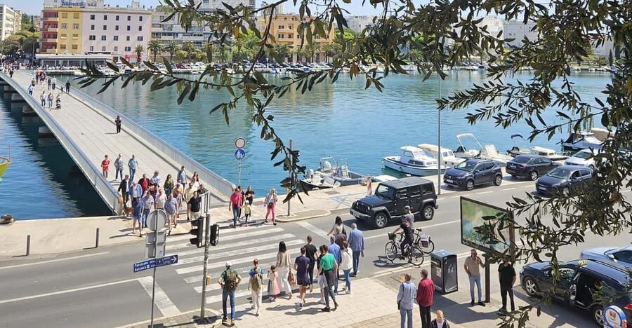 Eco tuk tuk Highlights of Zadar - Listening for the Sea Organ from the waterfront
