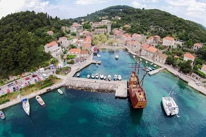 Elafiti Islands Private Tour with Fisher 20 Speedboat - Šunj Beach for clear water and easy swimming