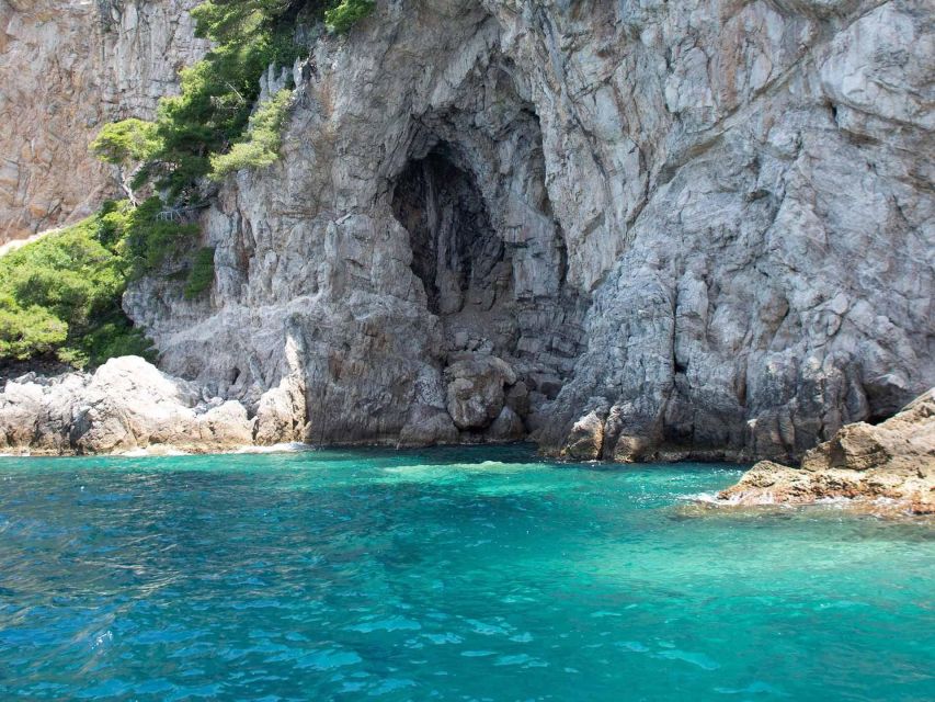 Elaphite Islands Cruise and Blue Cave Snorkeling Boat Tour - What the $53 island cruise actually offers