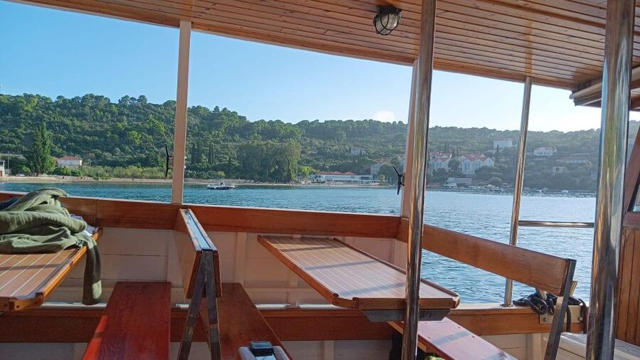 Elaphite Islands Cruise with Local Gastronomy at Captain's H - Boat comfort, drinks, and what to pack