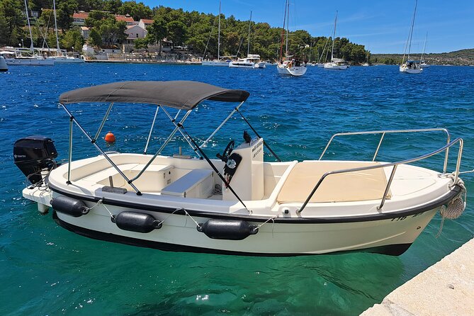 Explore the West coast of the island Brac by BETINA boat - Key points about the Brac boat rental
