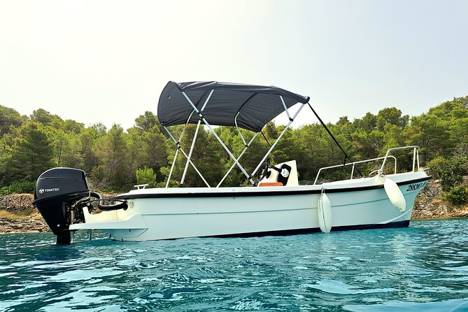 Explore the West coast of the island Brac by BETINA boat - Why a private boat makes sense on Brac’s west coast