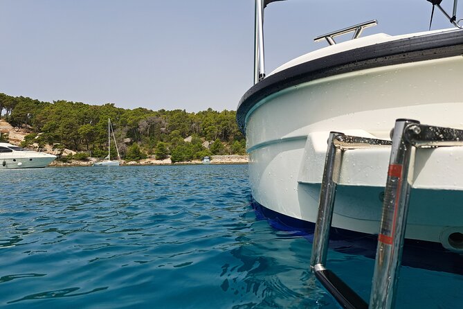 Explore the West coast of the island Brac by BETINA boat - Bobovišća na Moru: a calm first village stop