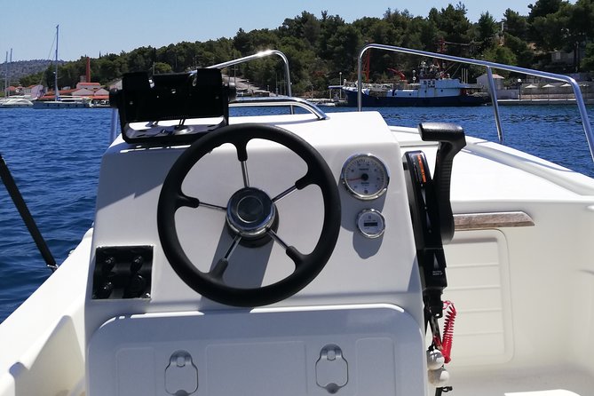 Explore the West coast of the island Brac by BETINA boat - Milna: the natural bookend to the day