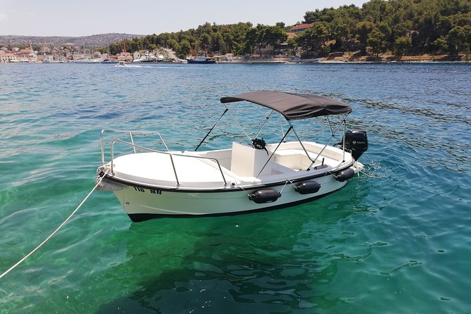 Explore the West coast of the island Brac by BETINA boat - How the private format changes the day