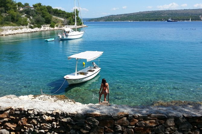 Explore west side of island Brač with Pasara boat - Traditional Dalmatian boat - Stomorska and the freedom to make your own route