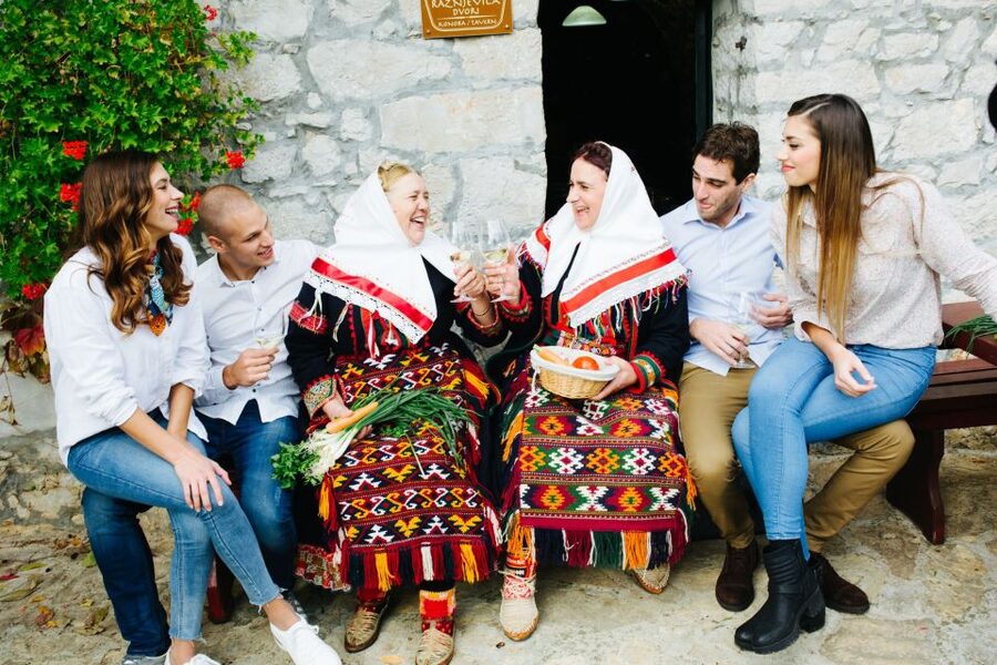 From Biograd: Wine and Olive Oil Tasting in Ražnjevića Dvori - Booking details worth knowing