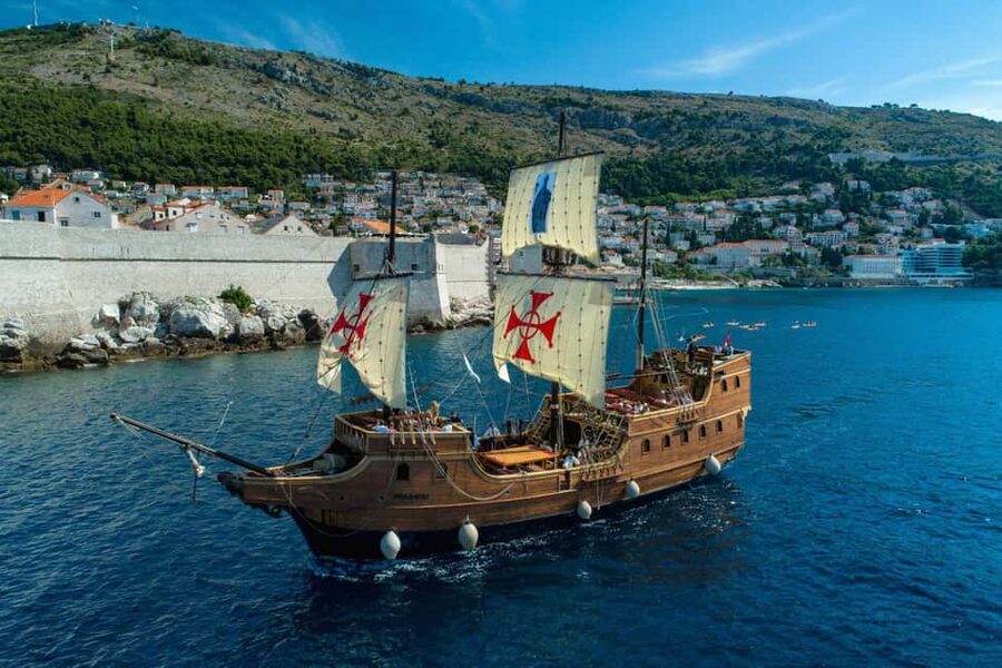From Dubrovnik: Elaphiti Islands Galleon Cruise with Lunch - Lunch with the Adriatic as your dining room