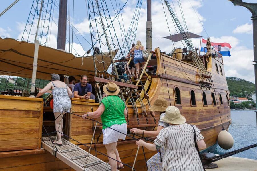 From Dubrovnik: Elaphiti Islands Galleon Cruise with Lunch - Who will enjoy this Dubrovnik cruise most