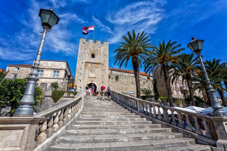 From Dubrovnik: Island of Korčula with wine tasting - Korčula old town and the Marco Polo connection
