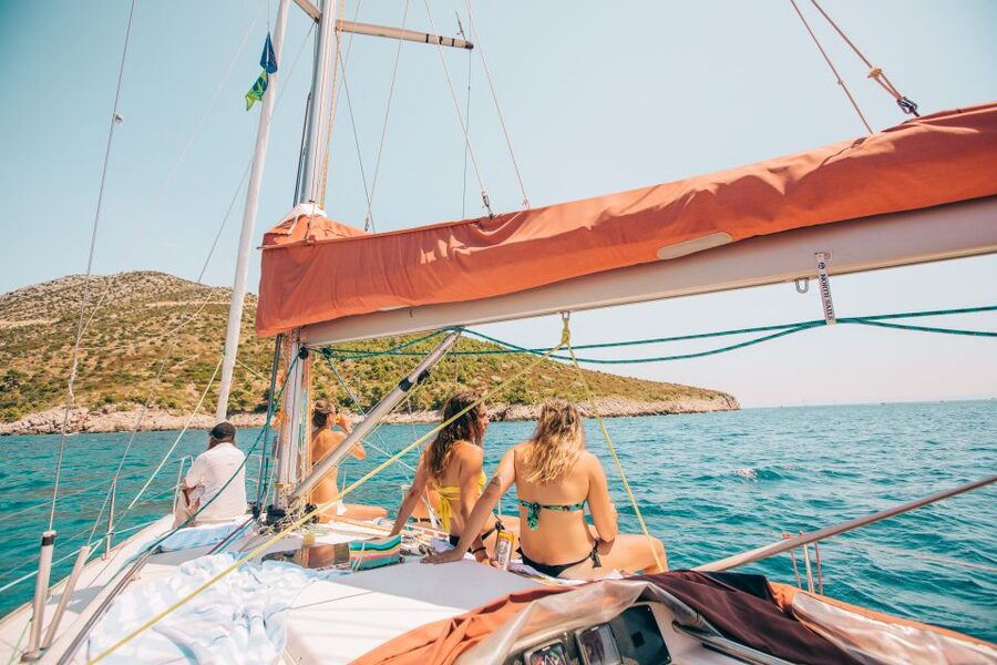 From Hvar: Boat Tour to Pakleni Islands on a Comfort Yacht - What the $94 price gives you