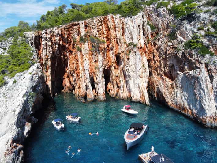 From Hvar: Private tour of Red Rocks & Pakleni Islands - What the skipper adds to the day