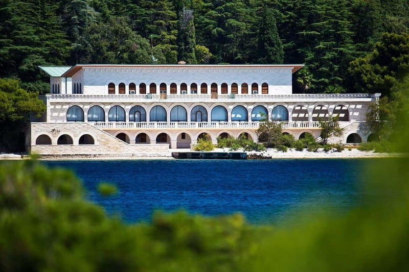 From Pula: Rovinj & NP Brijuni cruise with Red Island visit - Red Island for swimming and free time