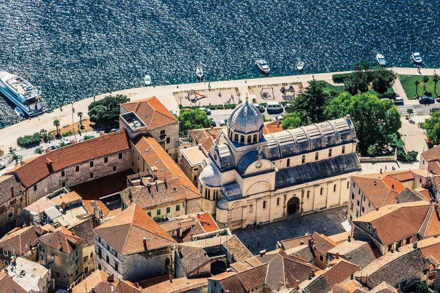 From Sinj: 1.5-Hour Private Flight over Kornati & Šibenik - Leaving Sinj and Crossing the Kozjak Slopes