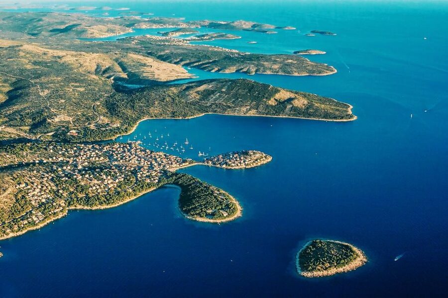 From Sinj: 1.5-Hour Private Flight over Kornati & Šibenik - Rogoznica, Primošten, and the Approach to Šibenik